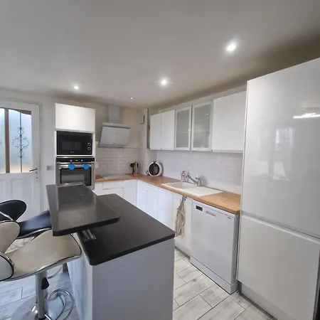 Maisonnette A 20min De Apartman *